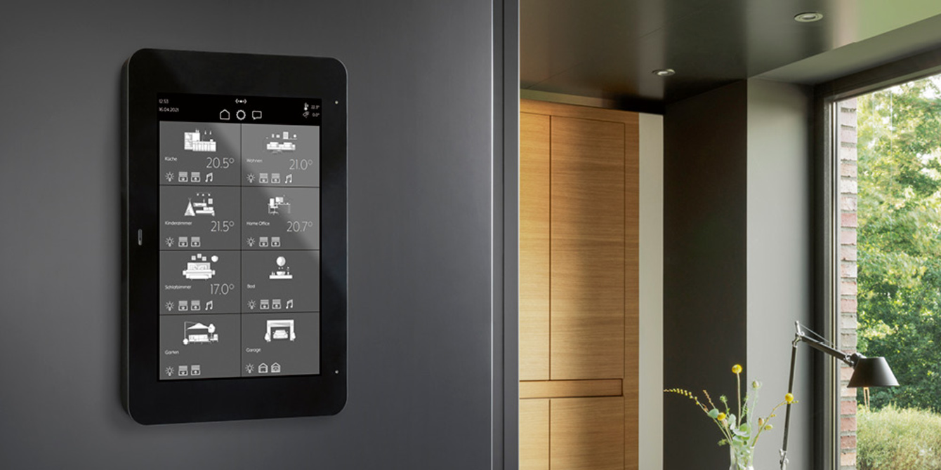 JUNG Smart Panel 8 bei AG Elektrofachbetrieb in Asbach